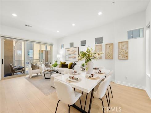 779 Benchmark , Irvine, CA