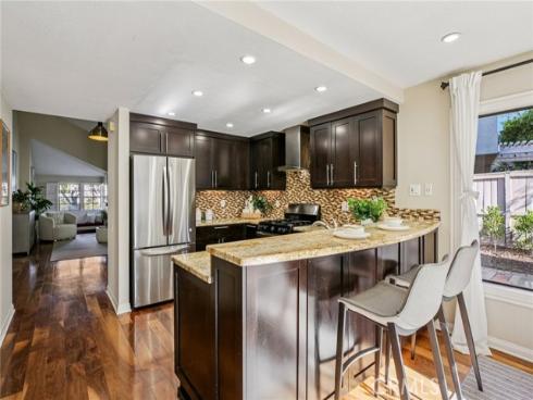 14 Whistling , Irvine, CA