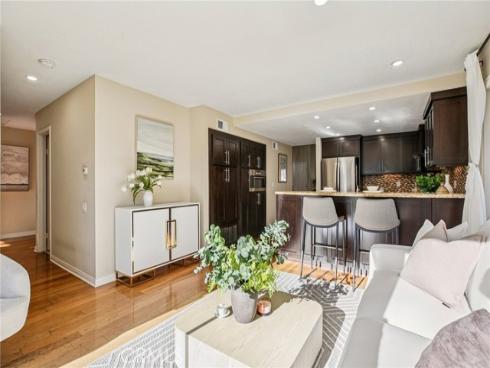 14 Whistling , Irvine, CA