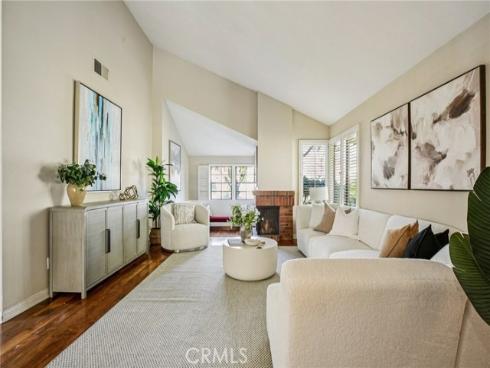 14 Whistling , Irvine, CA