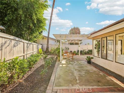 14 Whistling , Irvine, CA