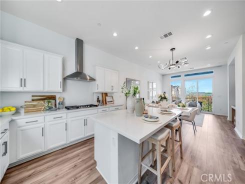 174 Sawbuck , Irvine, CA