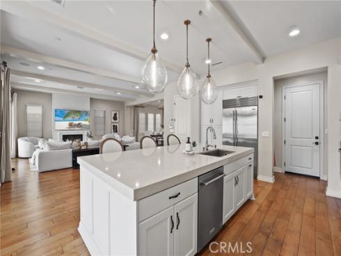 10 Shadybend , Irvine, CA