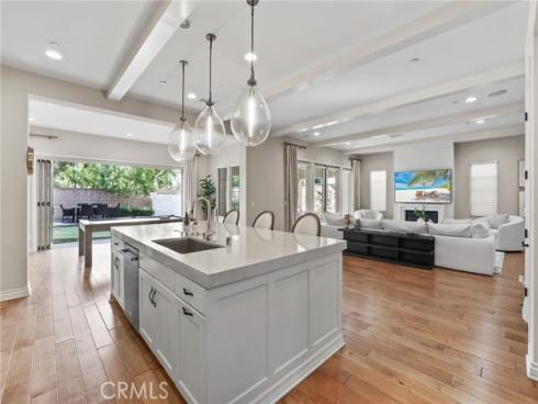 10 Shadybend , Irvine, CA