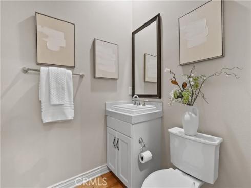 10 Shadybend , Irvine, CA