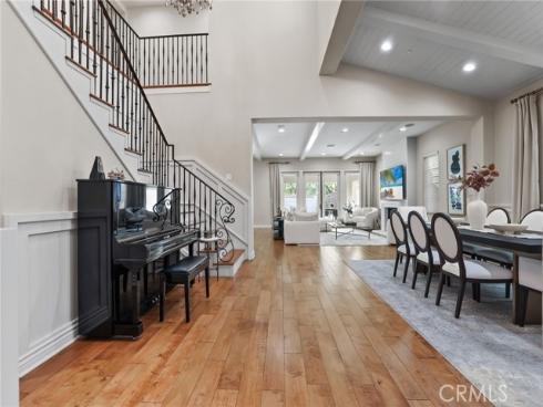 10 Shadybend , Irvine, CA