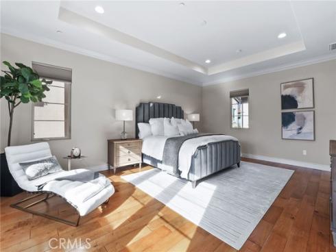 10 Shadybend , Irvine, CA