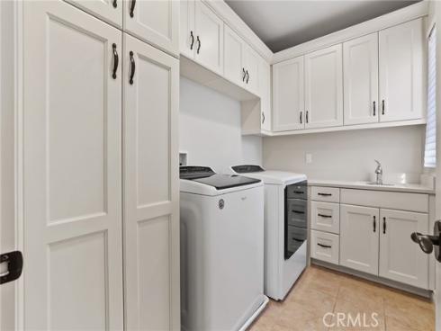 10 Shadybend , Irvine, CA