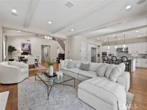 10 Shadybend , Irvine, CA