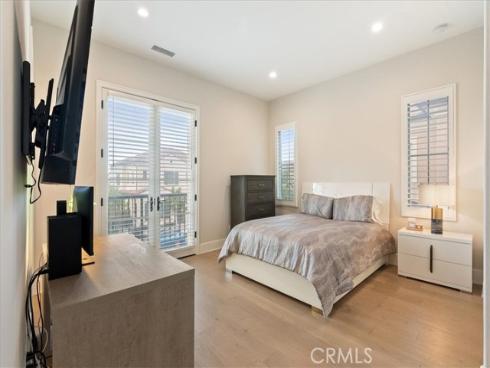 244 Coal Mine , Irvine, CA