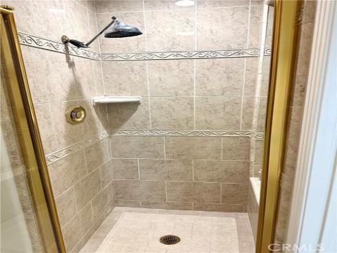 2243  Martin  117 , Irvine, CA