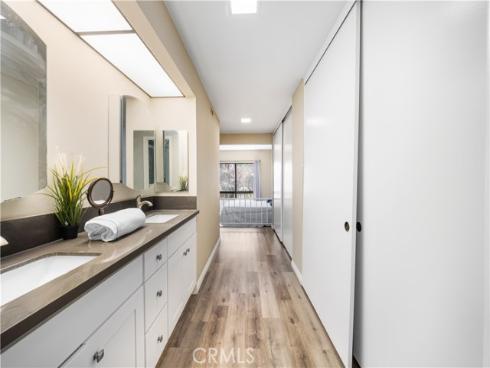 11 Palos 55 , Irvine, CA