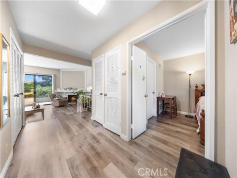 11 Palos 55 , Irvine, CA