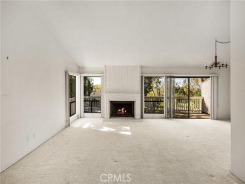 1 Falling Leaf , Irvine, CA