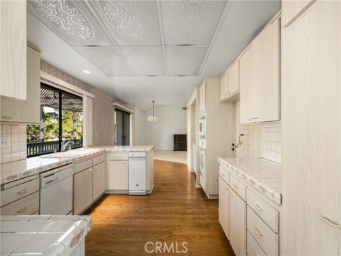 1 Falling Leaf , Irvine, CA