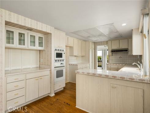 1 Falling Leaf , Irvine, CA