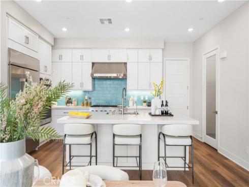 105 Chorus , Irvine, CA