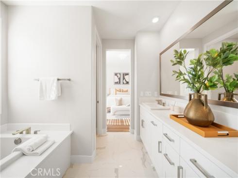 105 Chorus , Irvine, CA