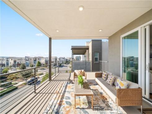 105 Chorus , Irvine, CA