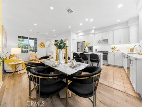 284 Novel , Irvine, CA