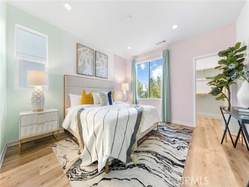 284 Novel , Irvine, CA