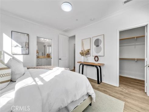 160 Parkwood , Irvine, CA