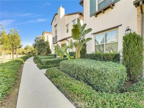 160 Parkwood , Irvine, CA