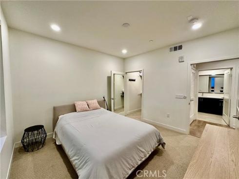 2240 Nolita , Irvine, CA