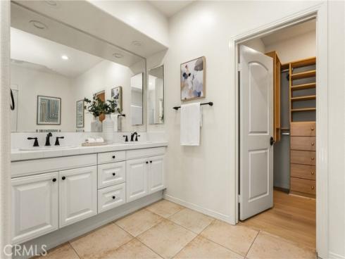 97 Twin Gables , Irvine, CA