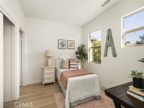 97 Twin Gables , Irvine, CA