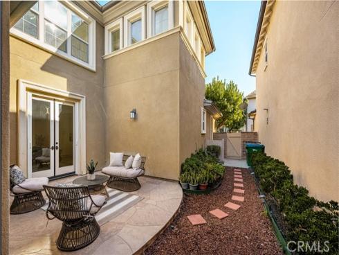 97 Twin Gables , Irvine, CA