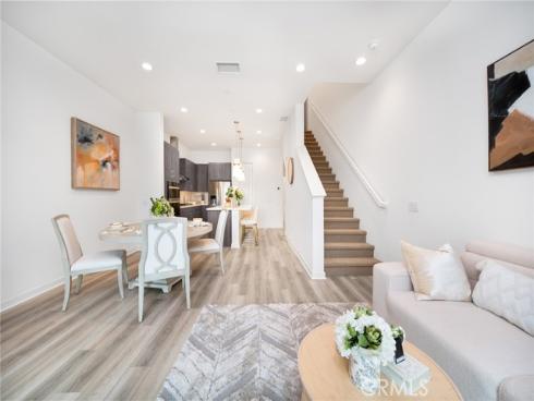 211 Baluster , Irvine, CA