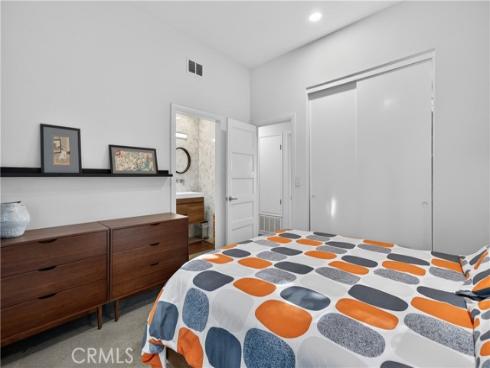 1 Summerfield 59 , Irvine, CA