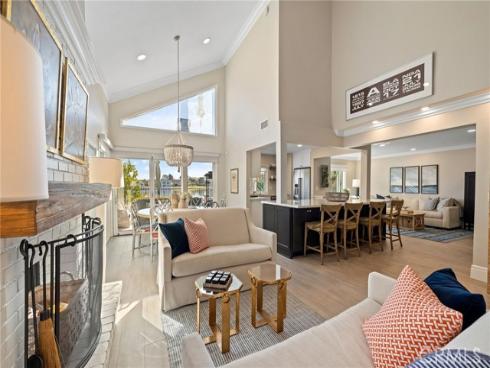 4 Rushingwind 7 , Irvine, CA