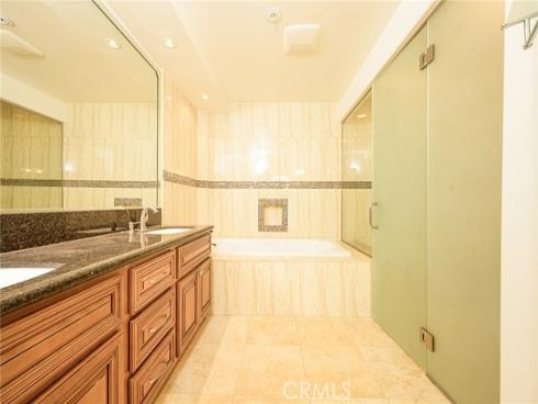 2233 Martin 311 , Irvine, CA