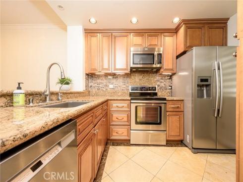 2233 Martin 311 , Irvine, CA