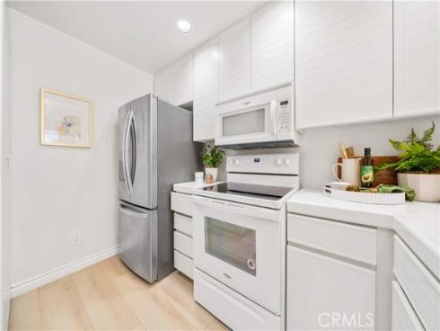 2233 Martin 204 , Irvine, CA