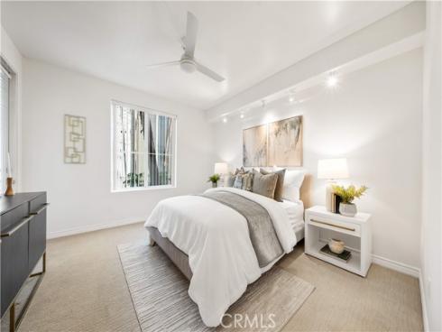 2233 Martin 204 , Irvine, CA