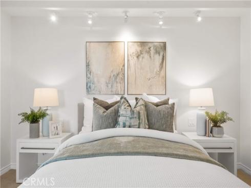 2233 Martin 204 , Irvine, CA