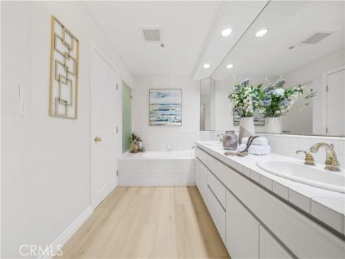 2233 Martin 204 , Irvine, CA