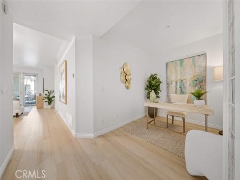 2233 Martin 204 , Irvine, CA