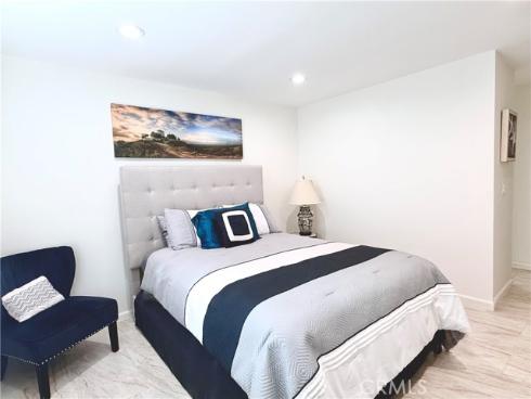 239 Streamwood , Irvine, CA