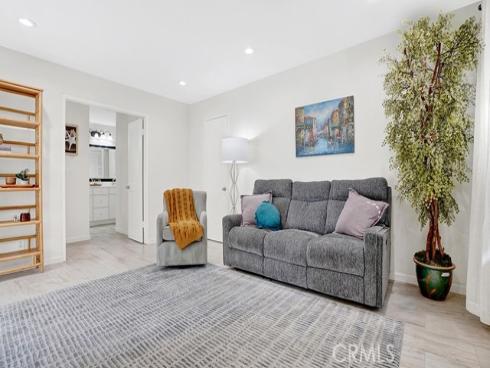 239 Streamwood , Irvine, CA