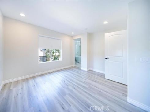 107  Sapphire  34 , Irvine, CA