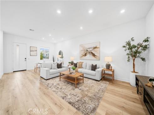 121 Yugen , Irvine, CA