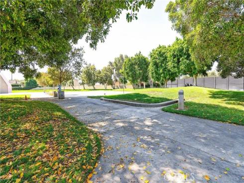 7 Spring Buck , Irvine, CA