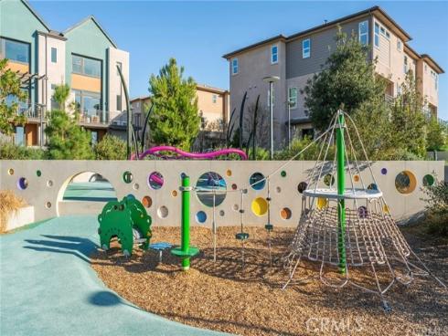 249 Chorus , Irvine, CA