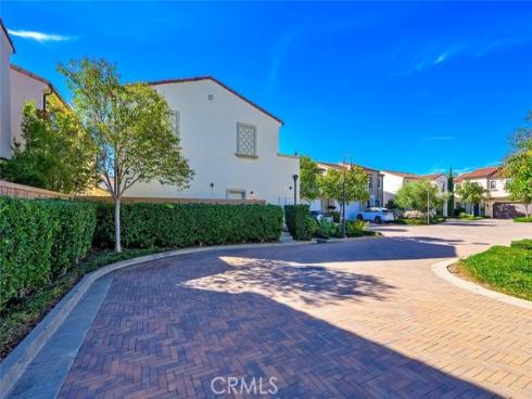 126 Brambles , Irvine, CA
