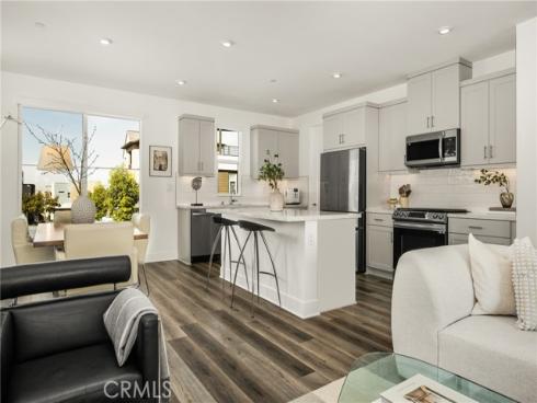 201 Lynx , Irvine, CA