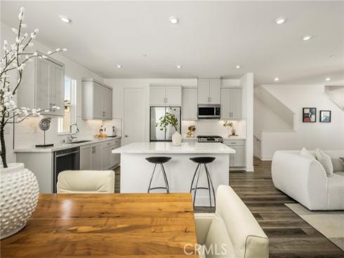 201 Lynx , Irvine, CA